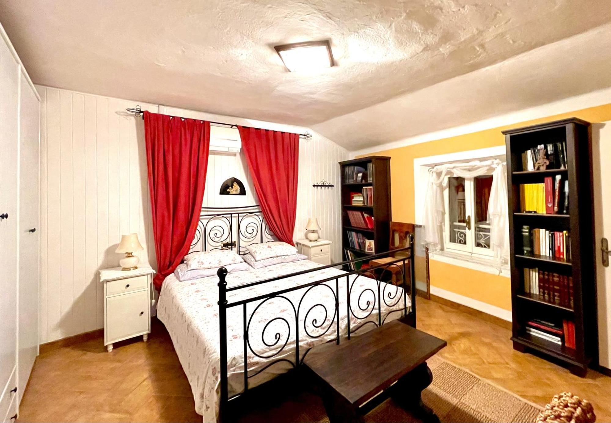 Mazzetti Country House-Vita In Campagna Con Giardino Vimignano-Chiesa エクステリア 写真